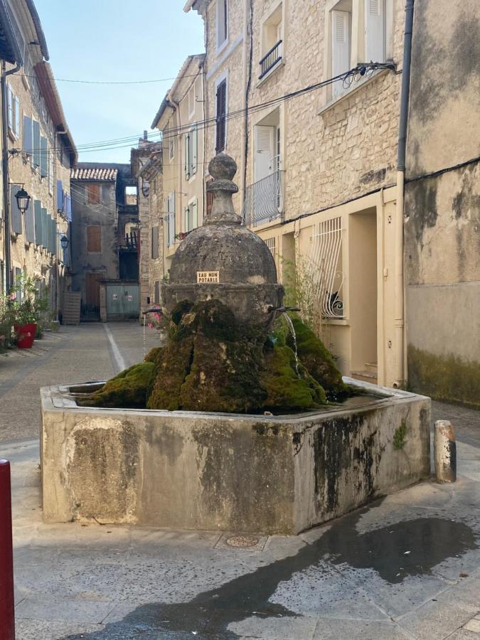 Le Studio En Provence Saint Didier  المظهر الخارجي الصورة