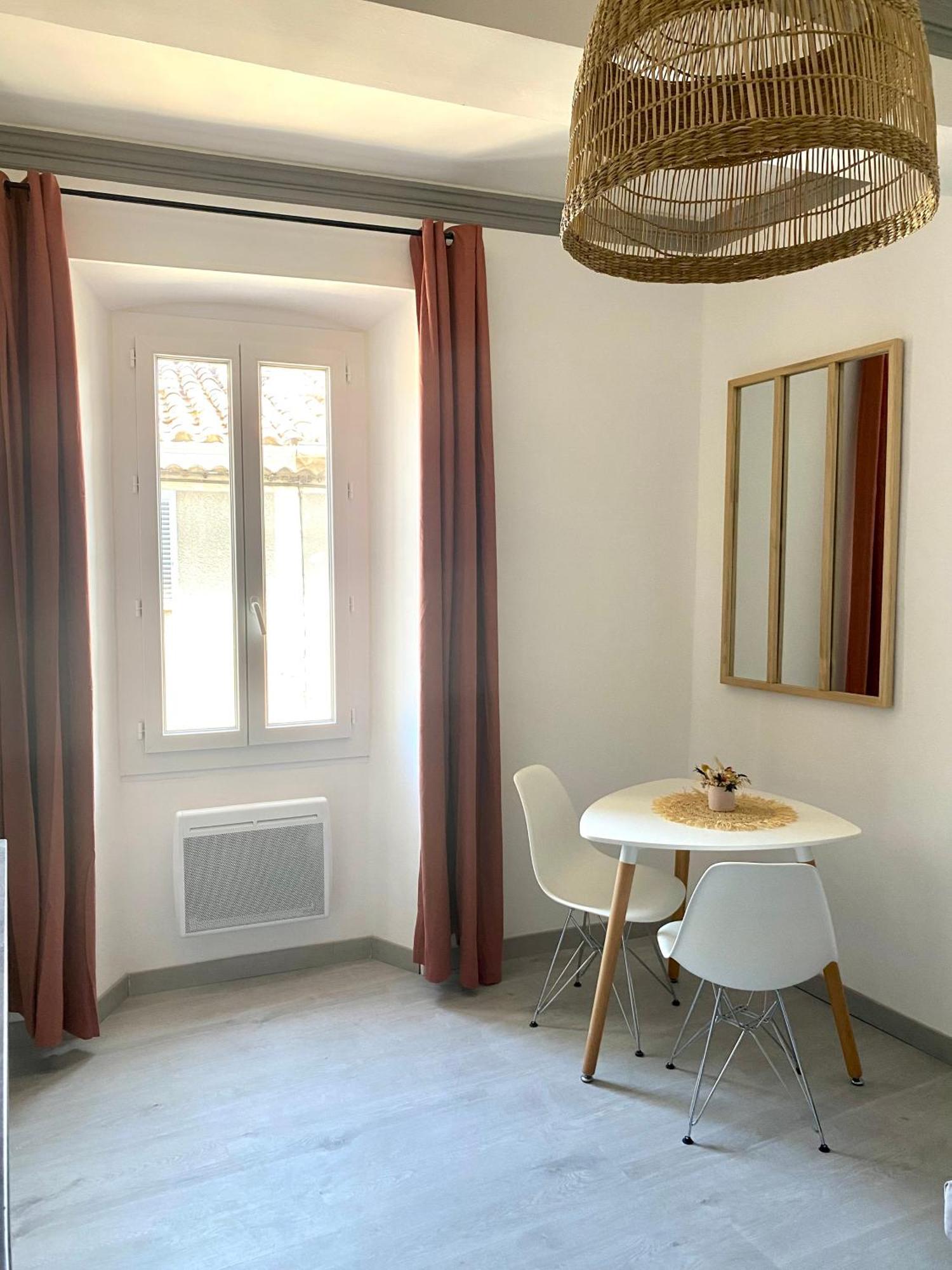 Le Studio En Provence Saint Didier  المظهر الخارجي الصورة